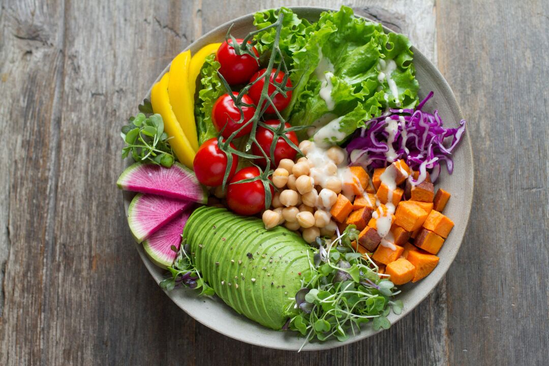 alimentos saudáveis ​​e não saudáveis